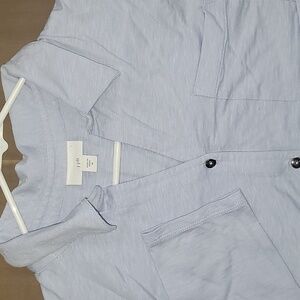J. JILL Women's Pastel Blue Blouse. 58% Cotton. Size M (Fits L) . Loose Fit.